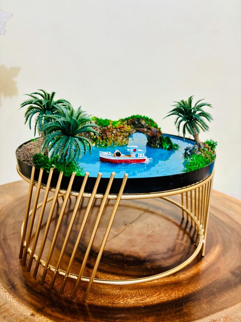 Mini Ocean Art in a Tray metal stand