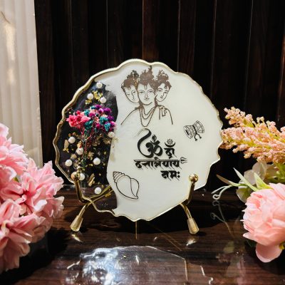 Dattatreya Mantra with White-Side Floral Harmony