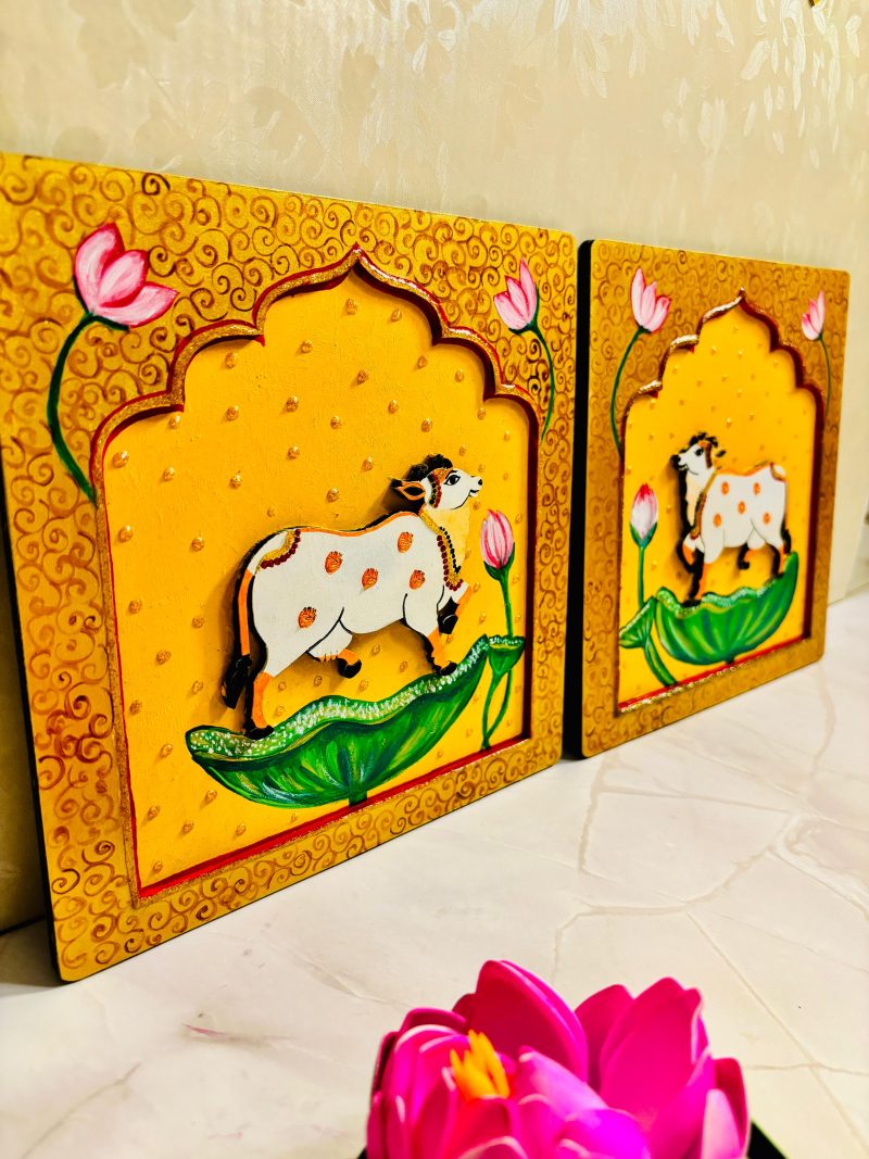 Pichwai style cow with jharokha - Image 2