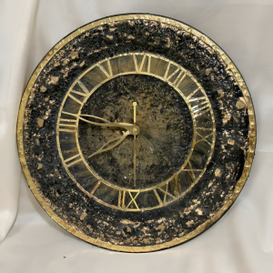 Black golden wall clock embellished with crystal Glass : Elegant Decorative Timepiece for Home & Office
